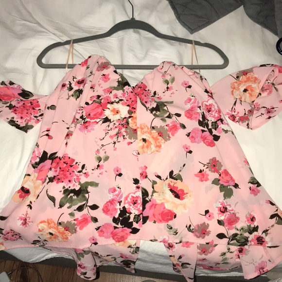 Francesca's Collections Tops - Off the should top